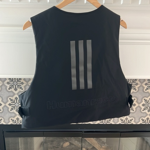 RARE Celeb Adidas x Pharrell Williams Humanrace MyShelter Reversible VEST ONLY - Picture 7 of 12